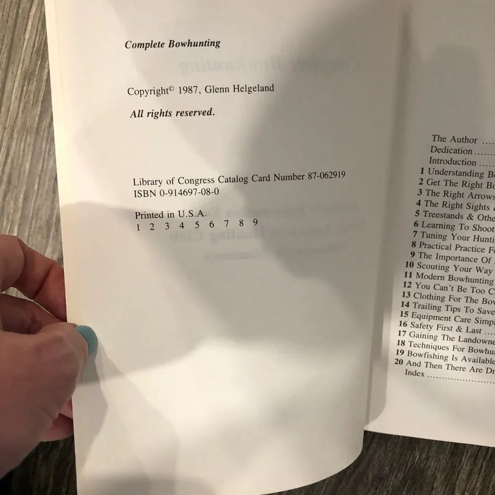 Complete Bowhunting hardcover book, North American Hunting Club, 1987, Vintage - Picture 2 of 3